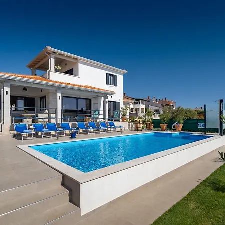 Beautiful B&u With Pool In Vrsar Βίλα Fuškulin