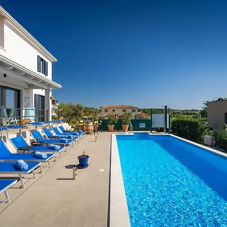Villa Beautiful B&u With Pool In Vrsar