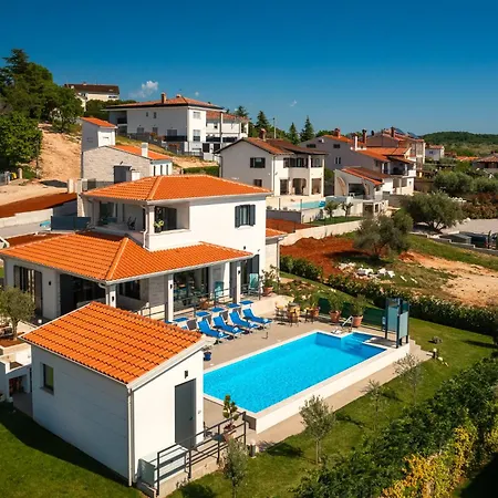 Beautiful B&u With Pool In Vrsar Villa