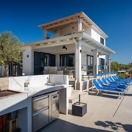 Beautiful B&u With Pool In Vrsar * Fuskulin
