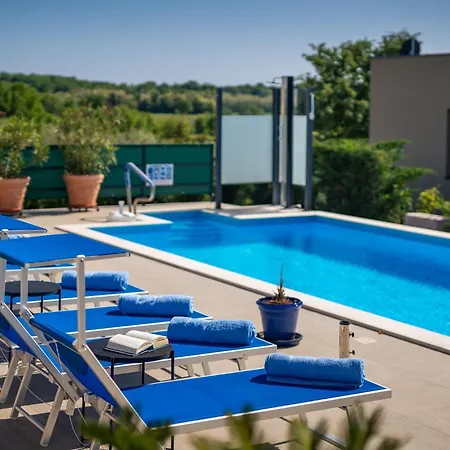 Beautiful B&u With Pool In Vrsar Villa Fuskulin