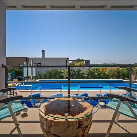 Villa Beautiful B&u With Pool In Vrsar *